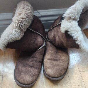 UGG  women's boots-size 9  USED-fair condition